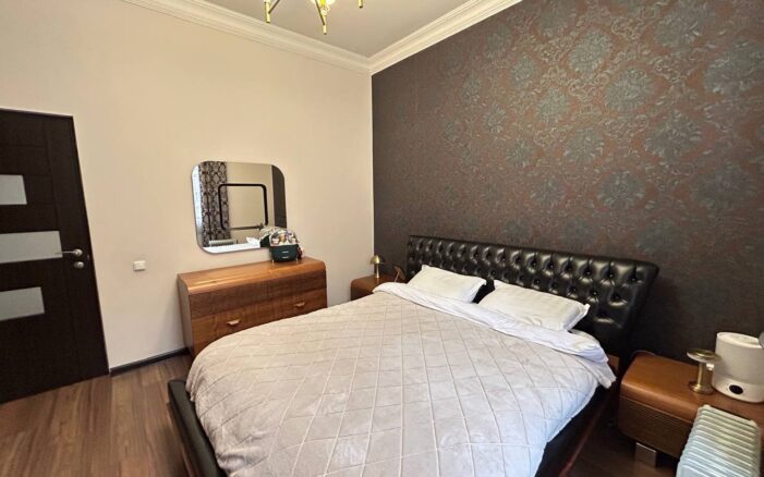 Վաճառքի 3 սենյականոց բնակարան։