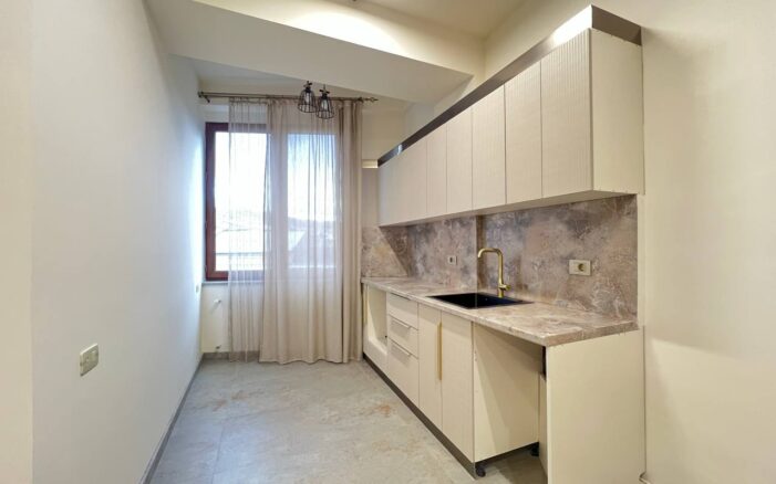 Վաճառքի բնակարան Թումանյան փողոցում