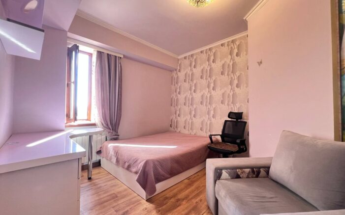 Վաճառվում է բնակարան Սարյան փողոցում