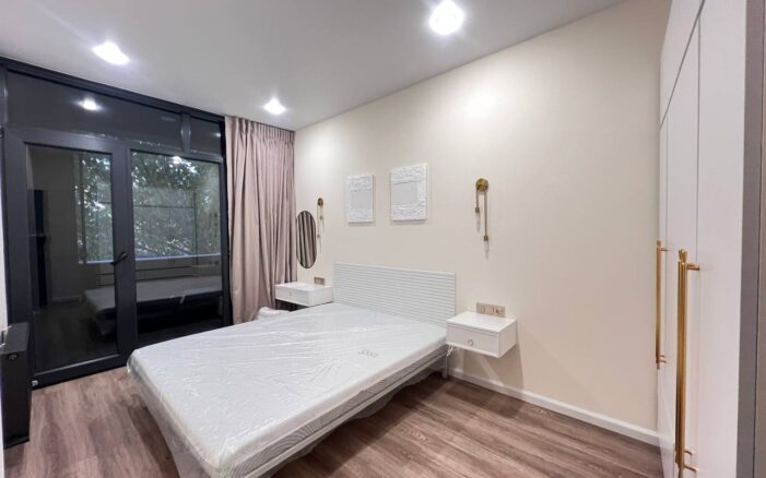 Վաճառվում է բնակարան Վարդանանց փողոցում