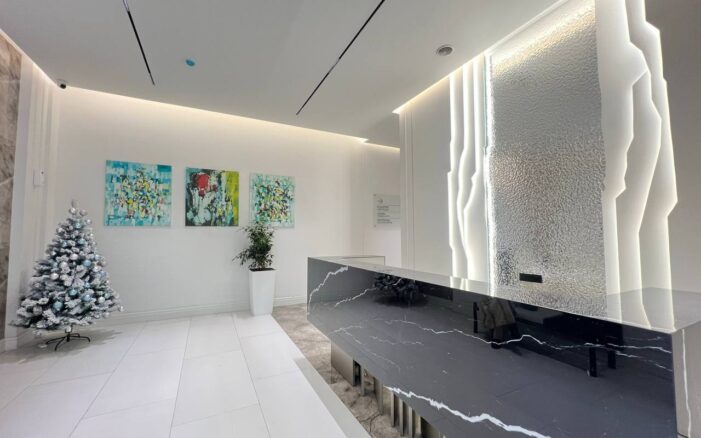 Վաճառվում է բնակարան Բյուրեղ թաղամասում։