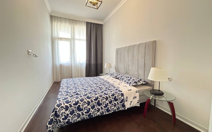 Վաճառվում է 2 սենյականոց բնակարան  Վահրամ Փափազյան փողոցում։