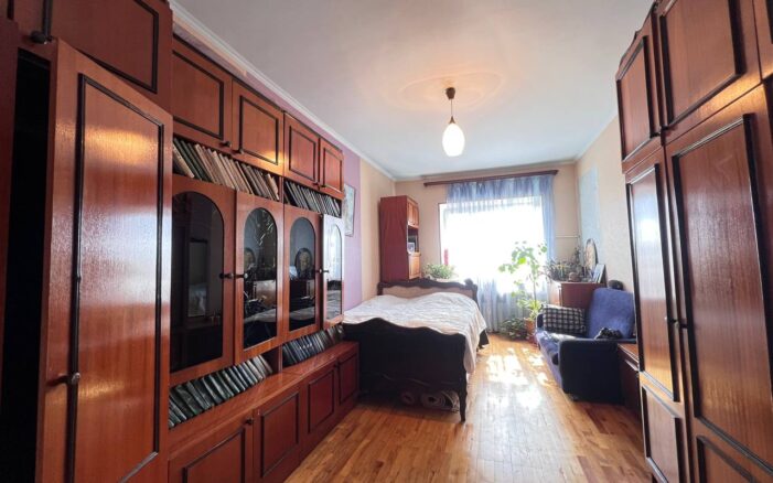 Վաճառվում է 3 սենյականոց բնակարան Տիգրան Մեծի պողոտայում։