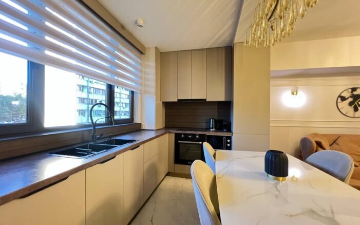 Վաճառվում է 3 սենյականոց բնակարան Սարյան փողոցում։