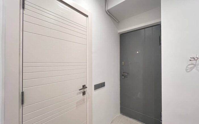 Վաճառվում է 2 սենյականոց բնակարան Վարդանանց փողոցում։