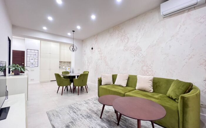 Վաճառվում է 3 սենյականոց բնակարան նորակառույց շենքում Եկմալյան փողոցում։