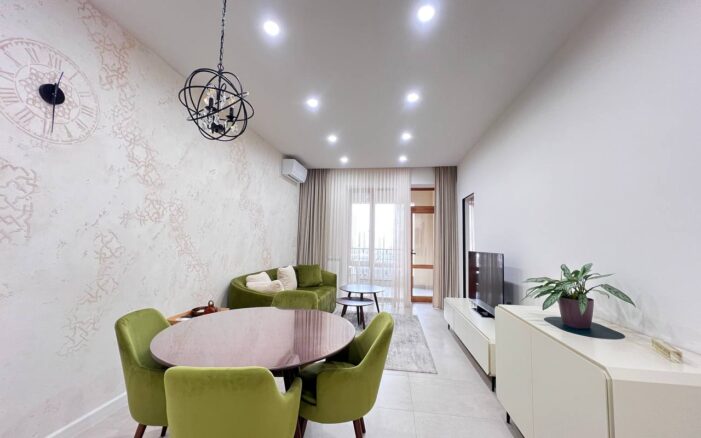 Վաճառվում է 3 սենյականոց բնակարան նորակառույց շենքում Եկմալյան փողոցում։