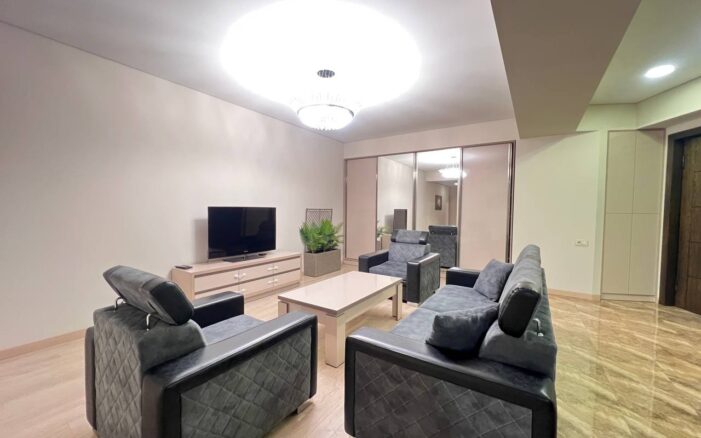 Վաճառվում է 3 սենյականոց բնակարան Հյուսիսային պողոտայում։