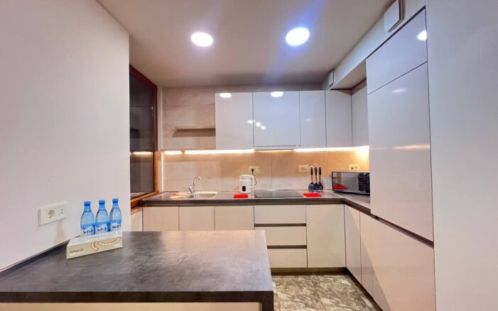 Վաճառվում է 3 սենյականոց բնակարան Հյուսիսային պողոտայում։