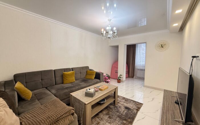 Վաճառքի 3 սենյականոց բնակարան Դավթաշեն 2-րդ թաղամասում։