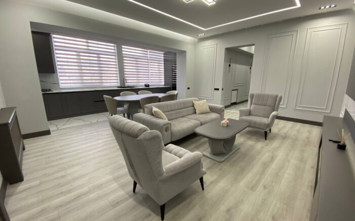 Վաճառքի բնակարան Հանրապետության փողոցում` կենտրոնում: